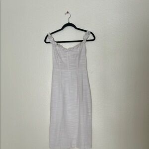 Elegant White Sleeveless Dress
